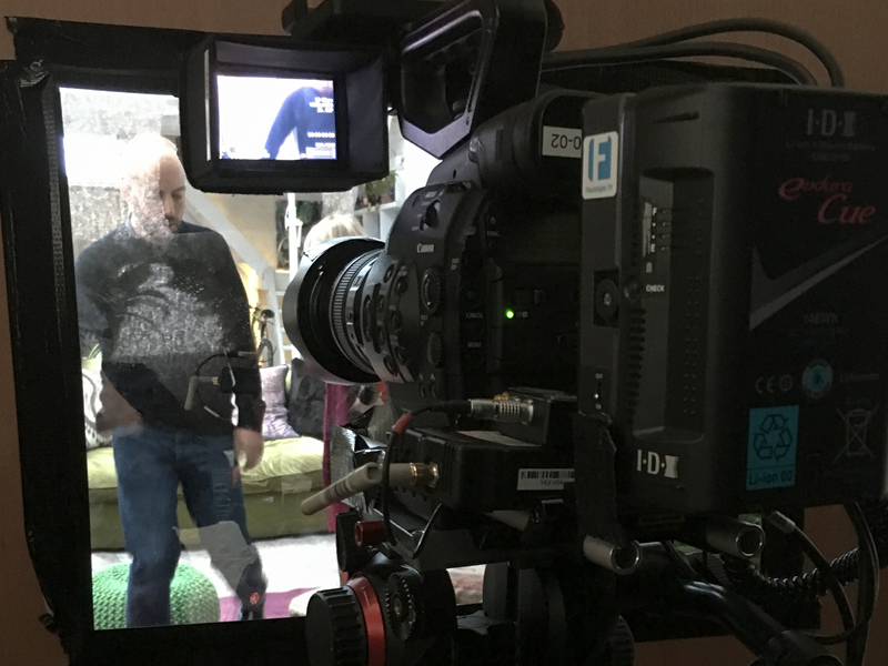 HIDDEN CAMERA FILMING - Flashlight TV